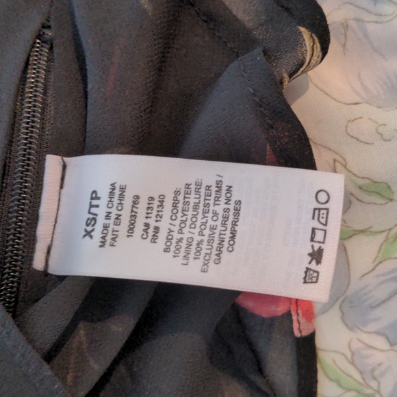 Dynamite Flower Blouse in XS - Picture 6 of 7